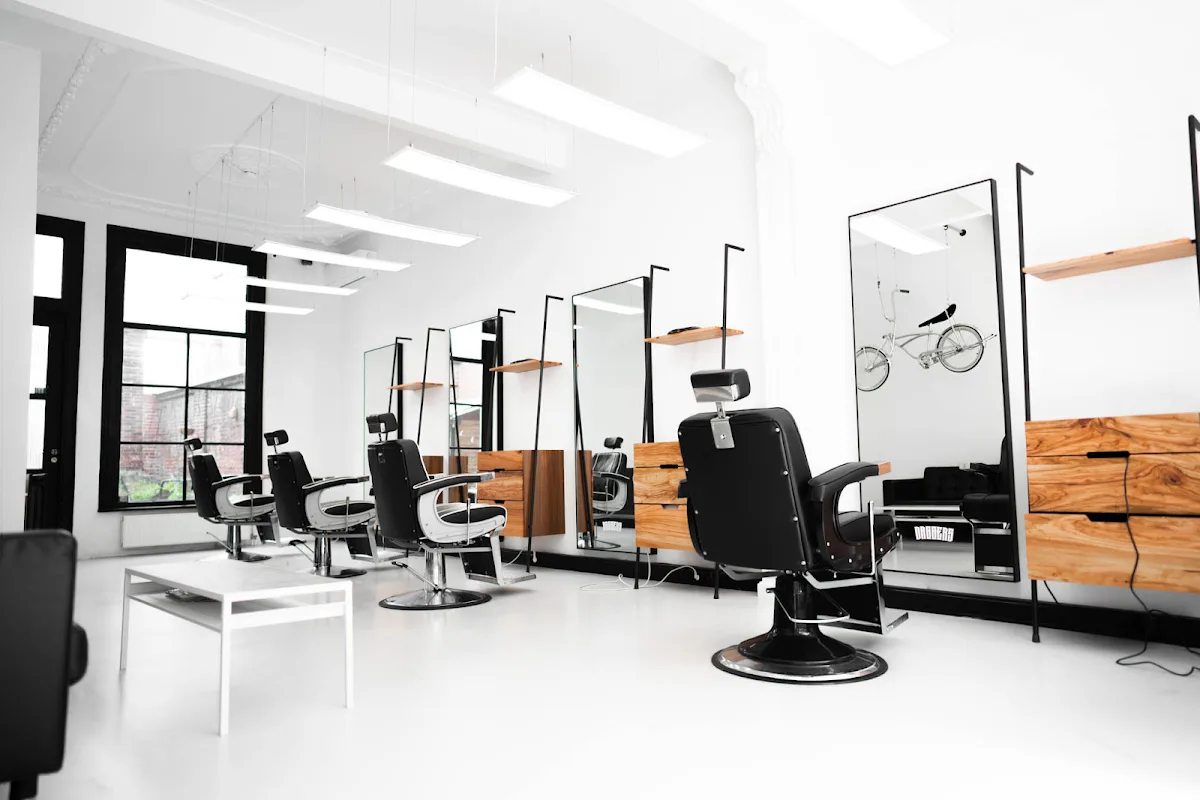 Daggers Barbershop💈