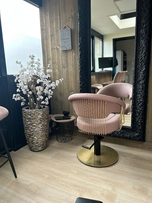 Divine Hair and Make up