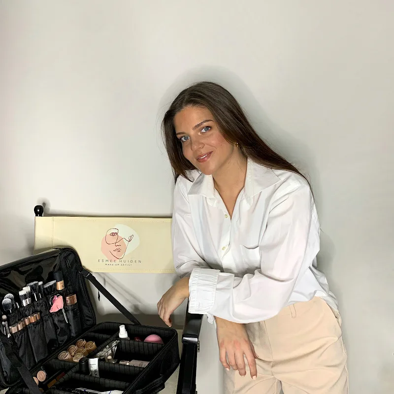 Esmee Huiden Make-Up Artist