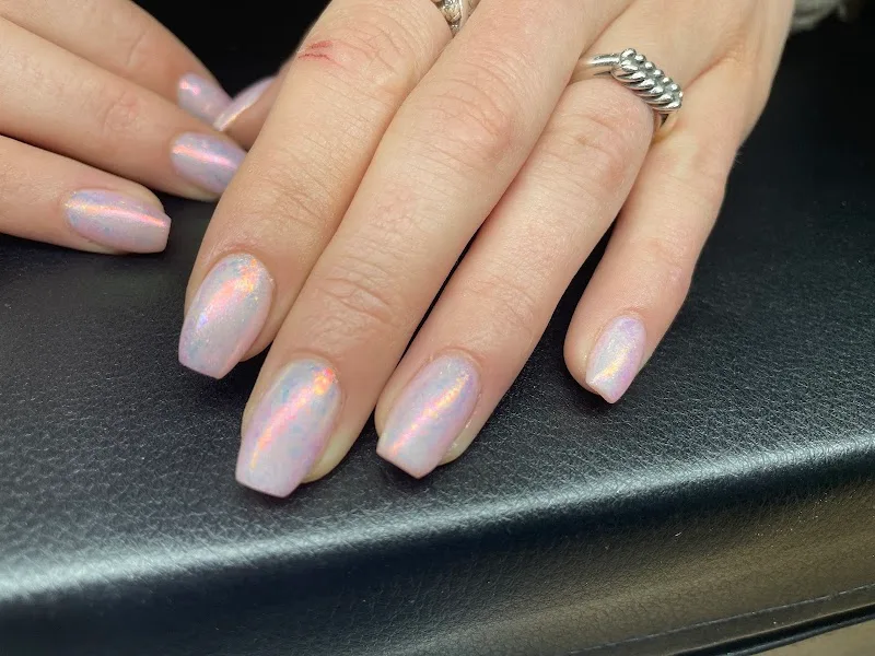 Glossy Queen Nails