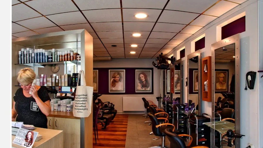 Jura Hairstyling