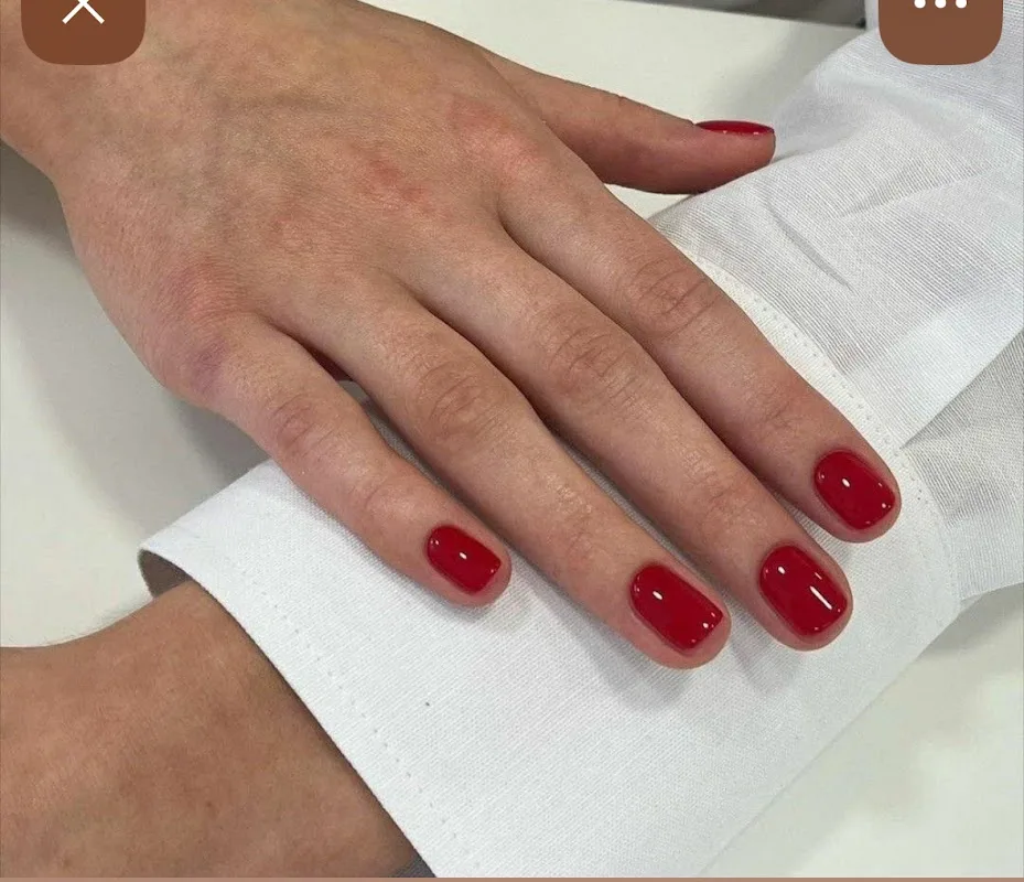 Lady's Fancy Nails
