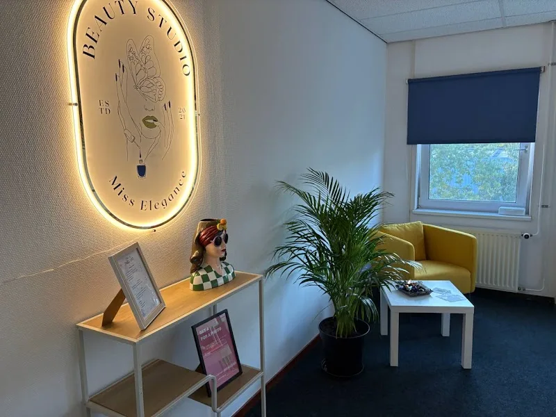 Miss Manicure ( Enschede Nails)