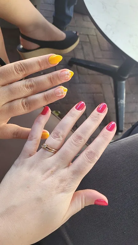 Nagelstudio Leez π