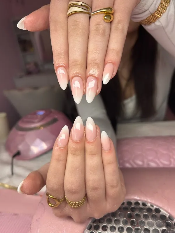 Nails by Paula