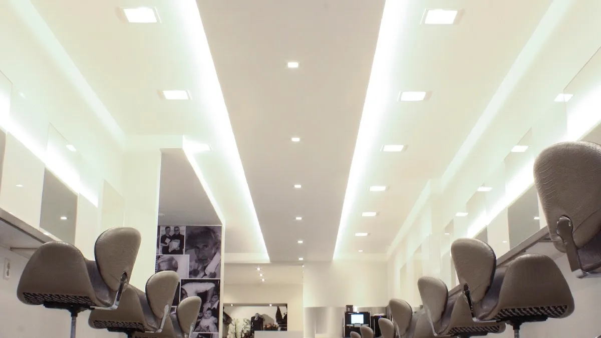 Nicoline Coiffures Dames - en Herenkapsalon ✂