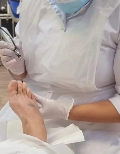 Pretty Face and Feet