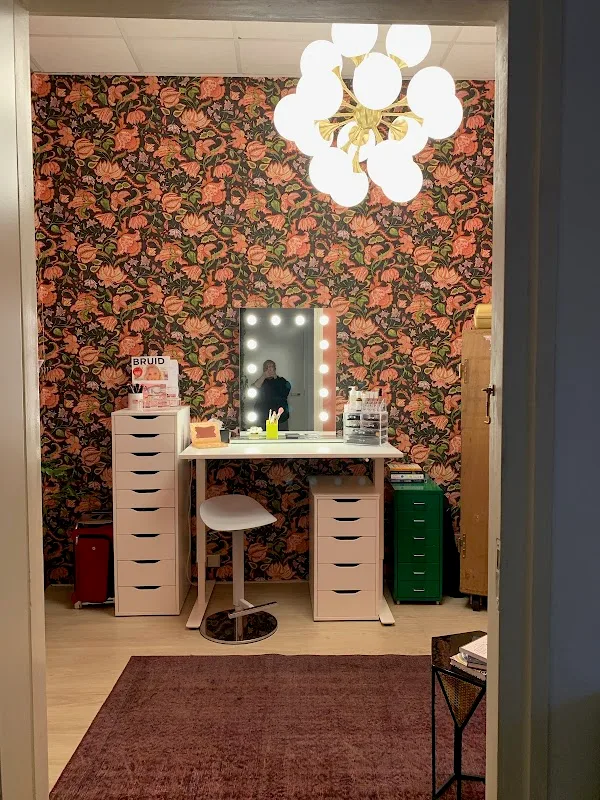 Rachel Kooyman Makeup