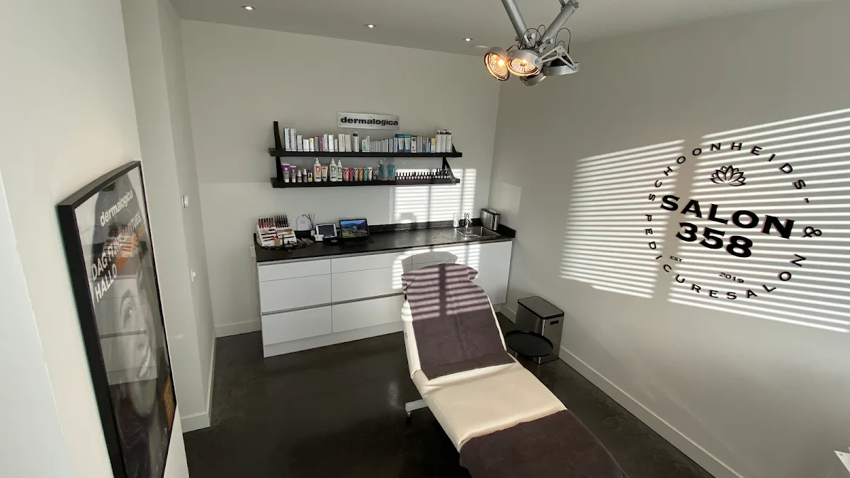 Salon 358