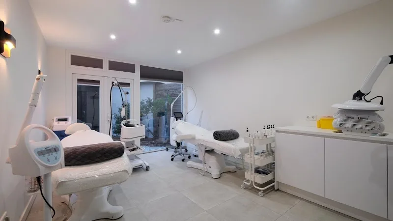 Salon Ahura