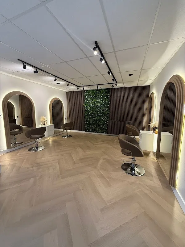 Salon of the Beauty Sisters