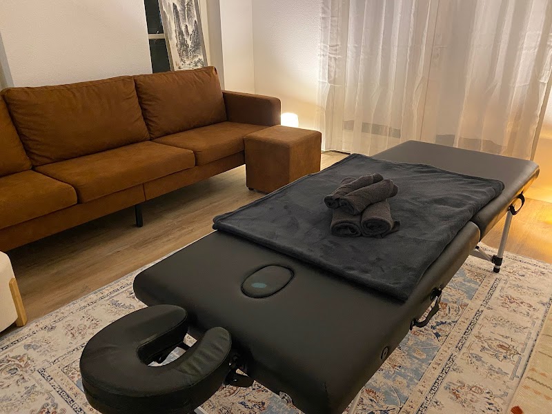 Shiatsu Massage Iyashi