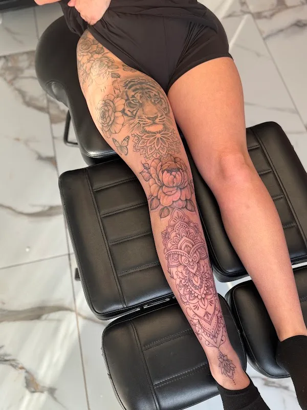 Tattoostudio Queens and Needles